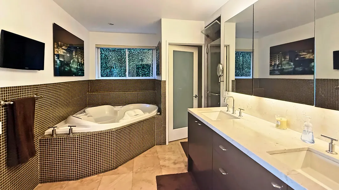 Primary bath with soaking tub and double vanity